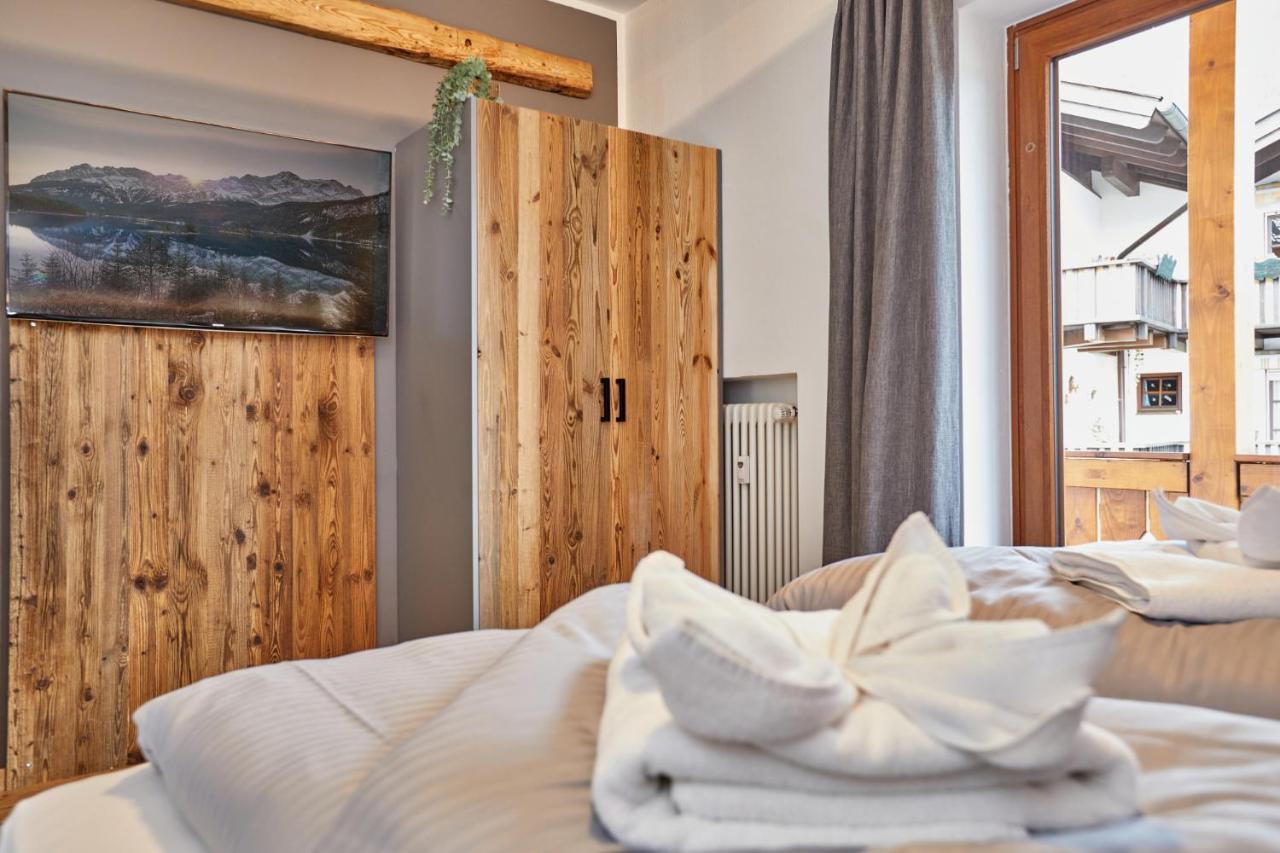 Alpis Ferienwohnung Garmisch-Partenkirchen Exteriör bild